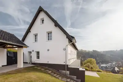 Image de Bienenhaus 1 - Ferienwohnung mit Sauna und Fantastischem Blick auf die Altstadt