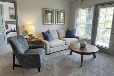 Image de New: The C-Suite - Lux Dublin King w/Home Office