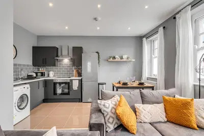 Image de Contractor | Leisure | New 2 Bed Apartment | Sleeps 5 | Free Off Road Parking