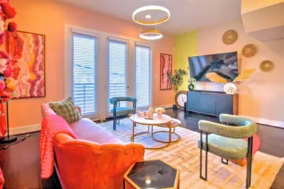 Image de Luxurious Modern 3 Story Haven, East Downtown - City Views - minutes to downtown