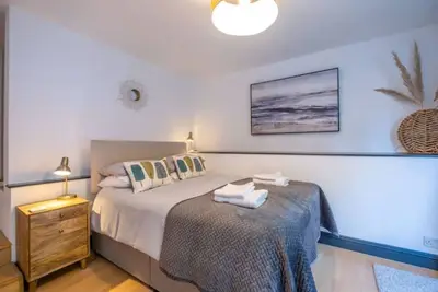 Image de Modern apt Near Gardens With Large Decking Area