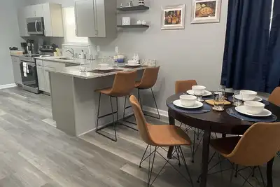 Image de Downtown / newly remodeled 3bed/2bath home.