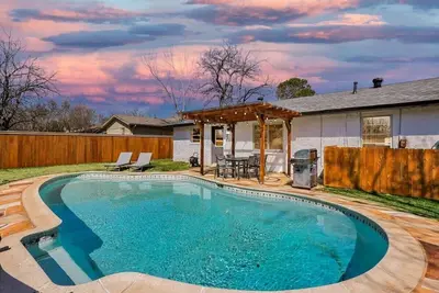 Image de Luxury 4Bed/2Bath Hidden Gem w/ Backyard Oasis