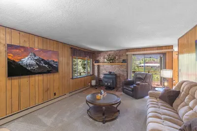 Image de Great Views- Large Private Yard - Sauna - Deck. Trailers Ok Str2024-098