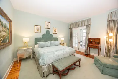 Image de Spacious + Restful 2br Suite, Close to Duke