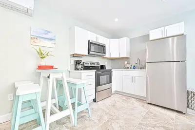 Image de 318 E Youngs Ave Unit 2 Seaside Retreat: Salty Shore Getaway