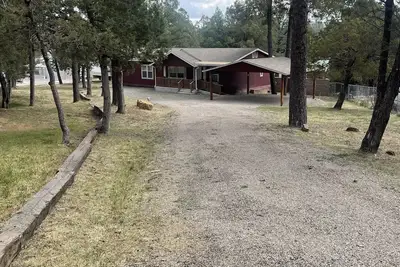 Image de Great location, next door to grocery store, movie theater and more!