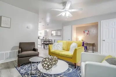 Image de Peaceful 2 Br Apt for Month Stay