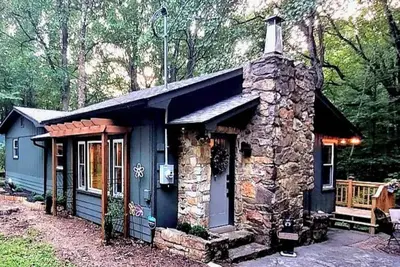 Image de Get Cozy & take in the beauty of Groundhog Mountain @ the Cozy Doe!