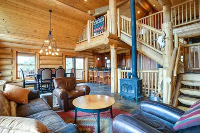 Image de Log Cabin on Private 45-Acre Ranch in Florissant!