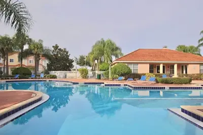 Image de Beautiful townhome at Orlando's Fiesta Key!