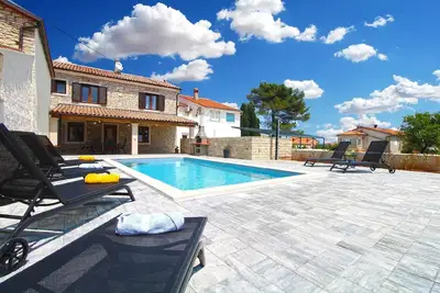 Image de Maison de vacances Ližnjan pour 1 - 6 personnes avec 3 chambres à coucher - Maison de vacances