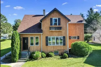 Image de Fire pit, grill, patio, and blocks from Lake Michigan beach!