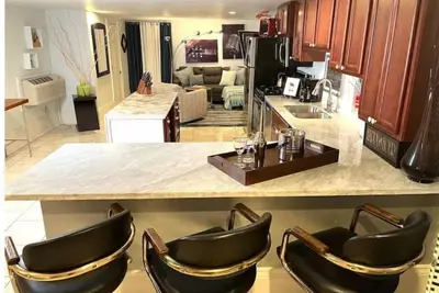 Image de All That Jazz Lovely 1 Bed Apt-Streetcar to Fq