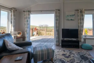 Image de Cabine-Moderne-Salle de bain privée séparée-Vue sur Jardin