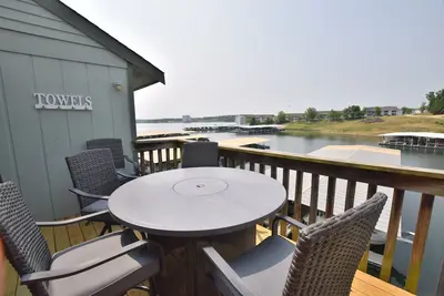Image de Indoor/Outdoor Pool & Hot Tub - All Seasons! Waterfront Condo