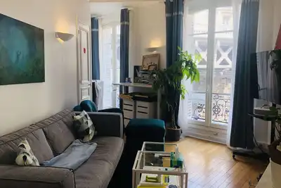 Image de Apt. haussmanien 3p au centre de Paris, proximité Parc Monceau / Gare St-Lazare