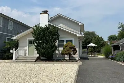 Image de Bay Head Renovated Beach House