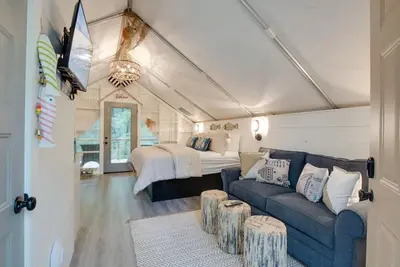 Image de #7 Fishing Lure Luxury Glamping Tent Fishing Theme