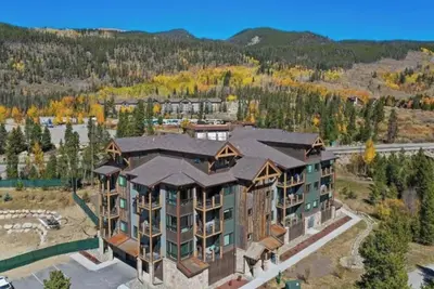 Image de Luxury 3br Clearwater Loft condo near Keystone Lake - hot tub, shuttle to slope!