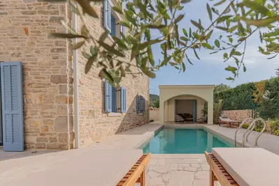 Image de Seafront Villa Adraitica with pool