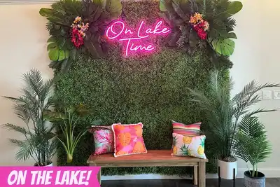 Image de Fun Miami inspired Oasis on The Lake! Easy access to everything- Pet friendly