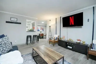 2bd\/2ba - Walk to The Battery Atl -  w\/Free Parking