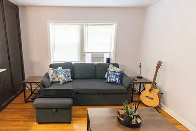 Image de Cozy, Quaint, Beautiful One Bedroom Apartment Newark