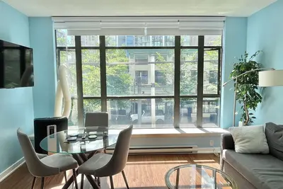 Image de Cozy Condo Next to the Entertainment District near English Bay