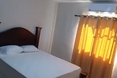 Image de Two Queen Size \/ Ac \/ Hot Water \/ Wifi