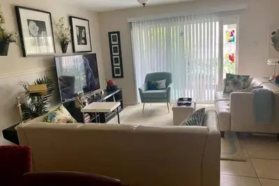 Image de Condo - Desirable Area of Alamo Heights in San Antonio