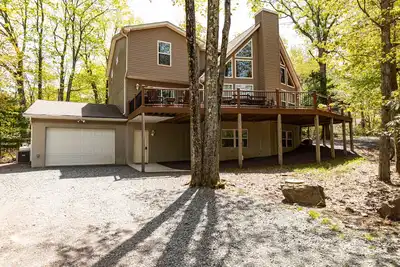 Image de Looking For A House For The Entire Crew! Amazing Game Room, Fire Pit & Lakeview