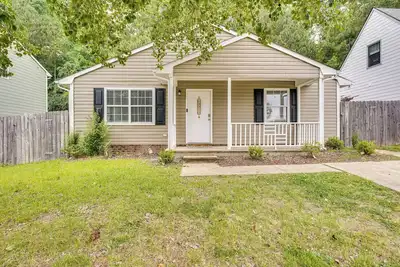 Image de Cozy Vacation Rental ~ 2 Mi to Downtown Durham!
