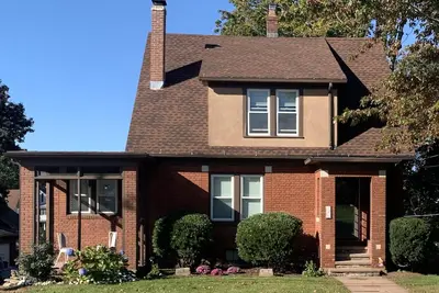 Image de Newly renovated single-family home with firepit, patio, and pet-friendly yard!