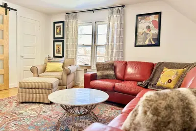 Image de Brand New Stylish Condo near Trails & Downtown