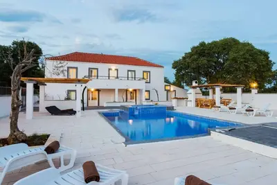 Image de Maison de vacances avec la piscine Zadar (K-21414)