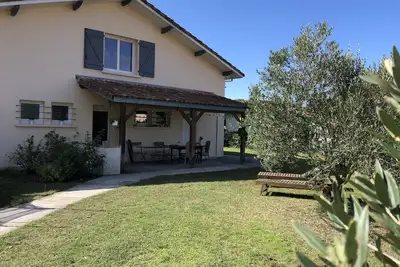Image de La maison de Val avec piscine entre lac et ocean