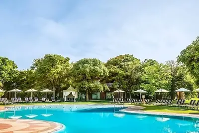 Image de Great Amenities with Great Views! Outdoor Pool, Spa Center and Free Parking!