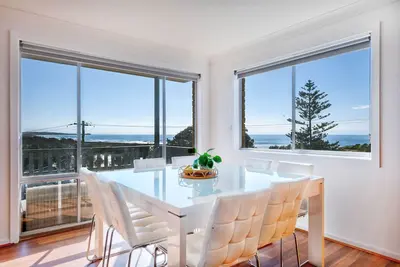 Image de Beachfront family home