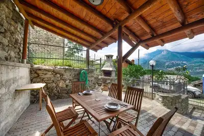Image de \"Casa Jonathan\" avec vue sur la montagne, terrasse privée et 2 balcons
