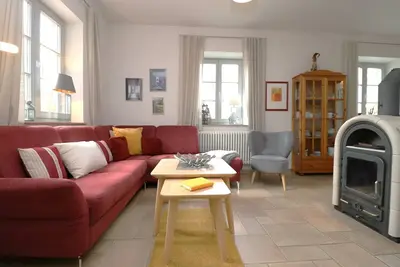 Image de GroĂźe Ferienwohnung mit GrundstĂĽcke und Terrasse in Zentraler Lage