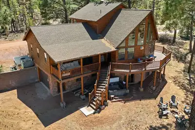 Image de Meadow View Manor | Gather in Luxury!