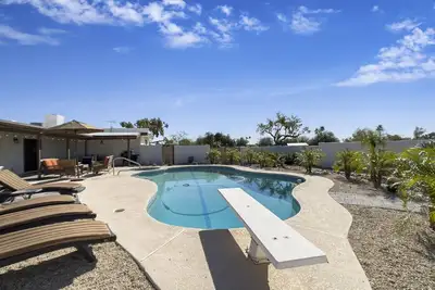 Image de Gorgeous and private ranch on expansive 1. 2 acres