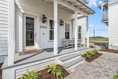 Image de Bungalow at Cinnamon Shore South w/ Stylish Interiors, Great Amenity Access