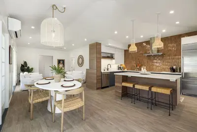 Image de Lanikai Hideaway: Modern Luxe Indoor-Outdoor Living/Walk to Lanikai Beach