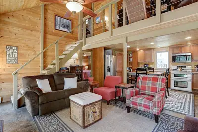 Cluster 34 - Classic Cabin, Gas Fireplace