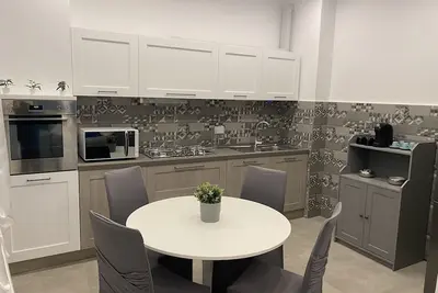 The Comfortable House 2