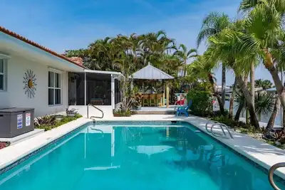 Image de Cocoa Beach Waterfront Home with Tiki Bar and Pool