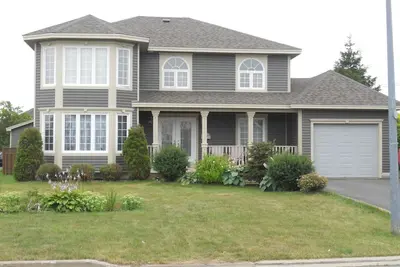 Image de Four Bedroom Executive Home in the Historic St. John's Area!