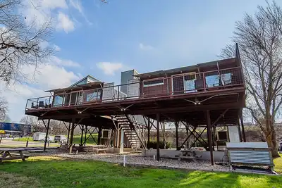 Image de 2 Cabins-3 Acre Waterfront Property-10 Min to New Braunfels